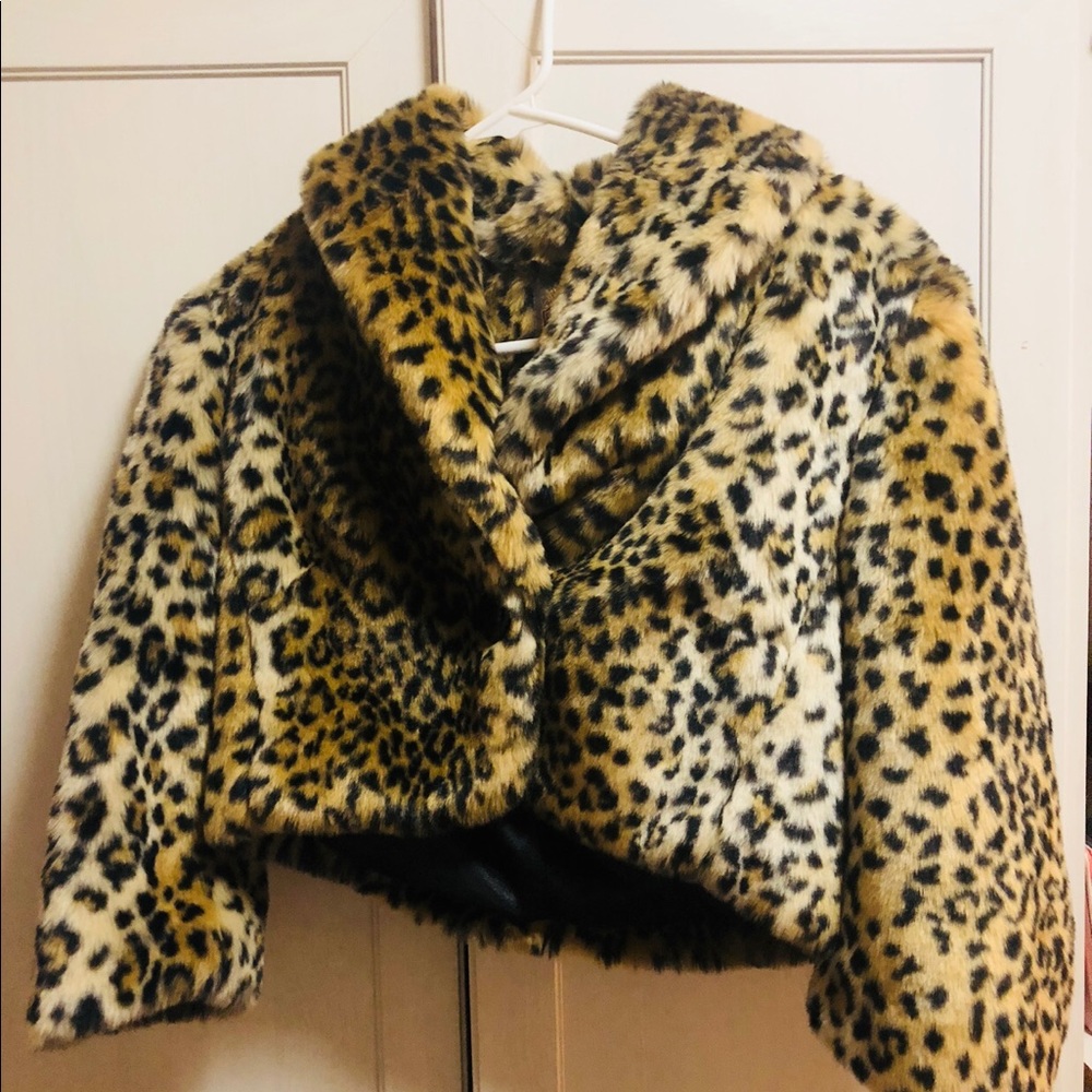 Leopard crop coat